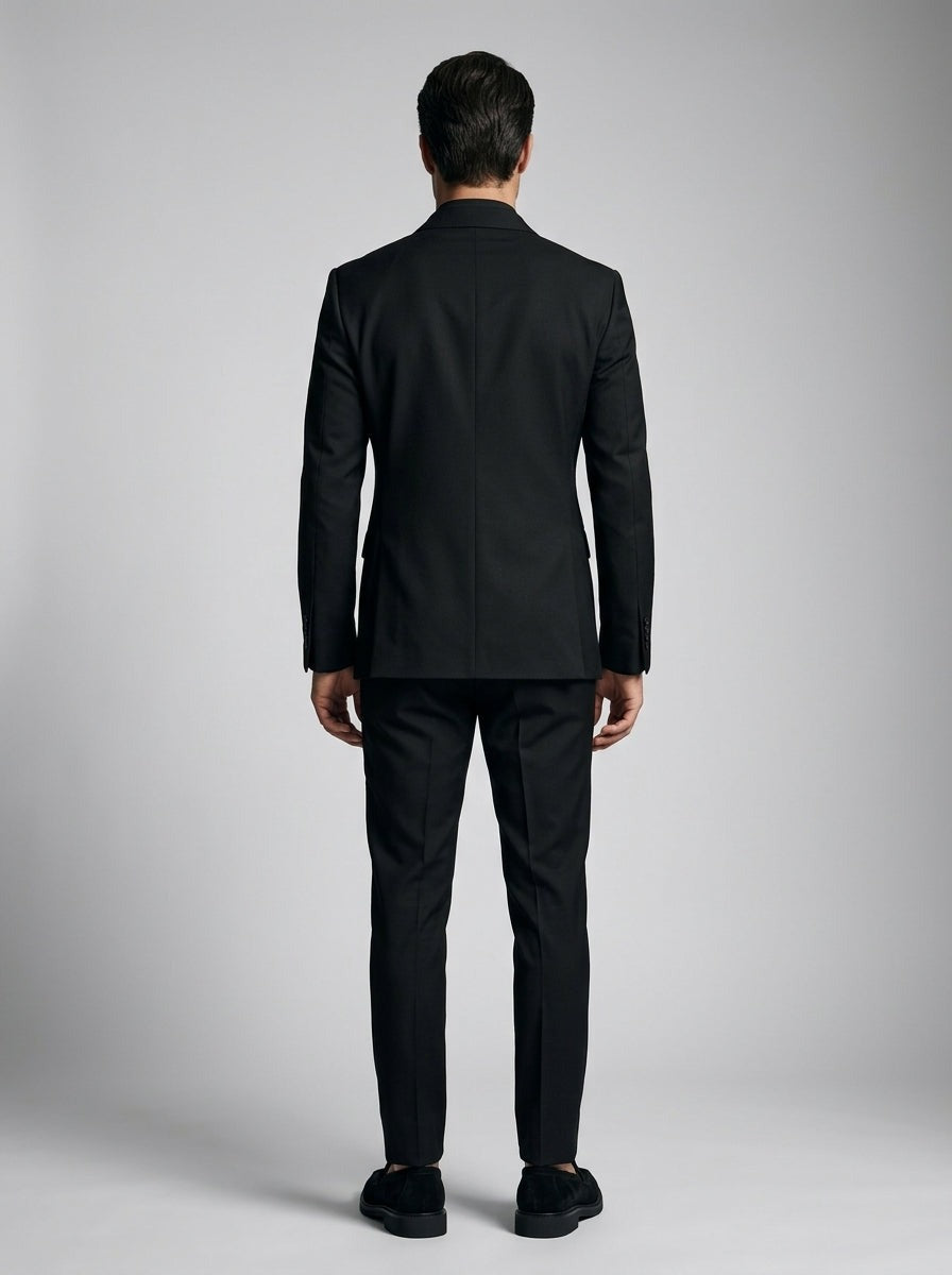 Wearing_Slim_fit_202604170200_2.jpg