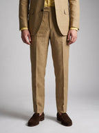 Lower_body_shot_trousers_shoes_202605121216_1.jpg