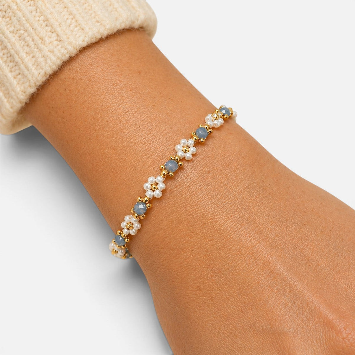 Women's Daisy Beaded Bracelet
