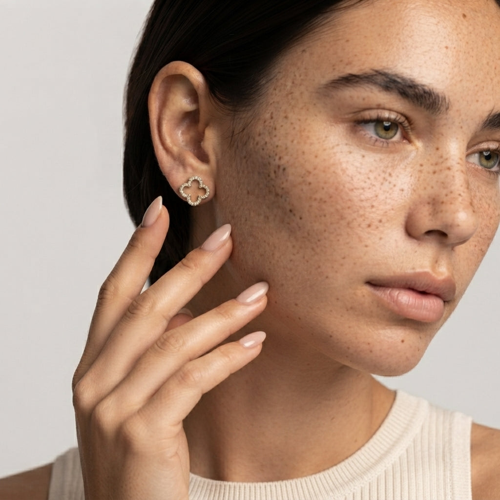 Women's Crystal Clover Stud Earrings