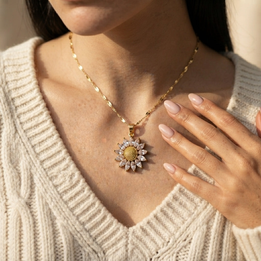 Women's Crystal Daisy Pendant Necklace