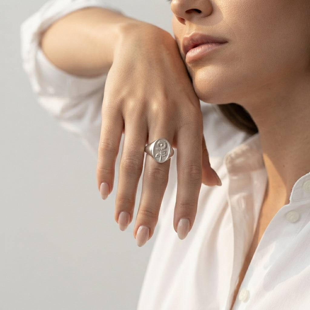 Women's Daisy Signet Ring