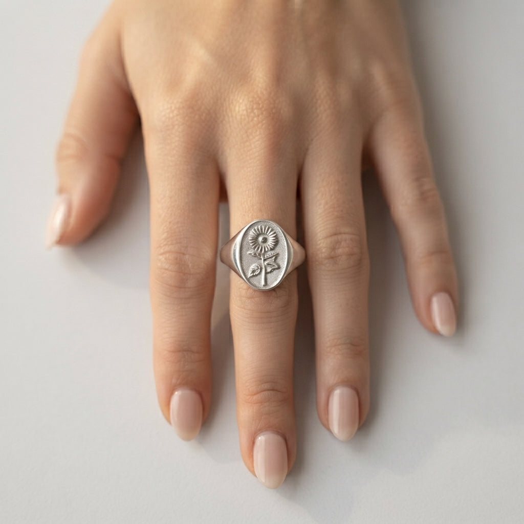 Women's Daisy Signet Ring