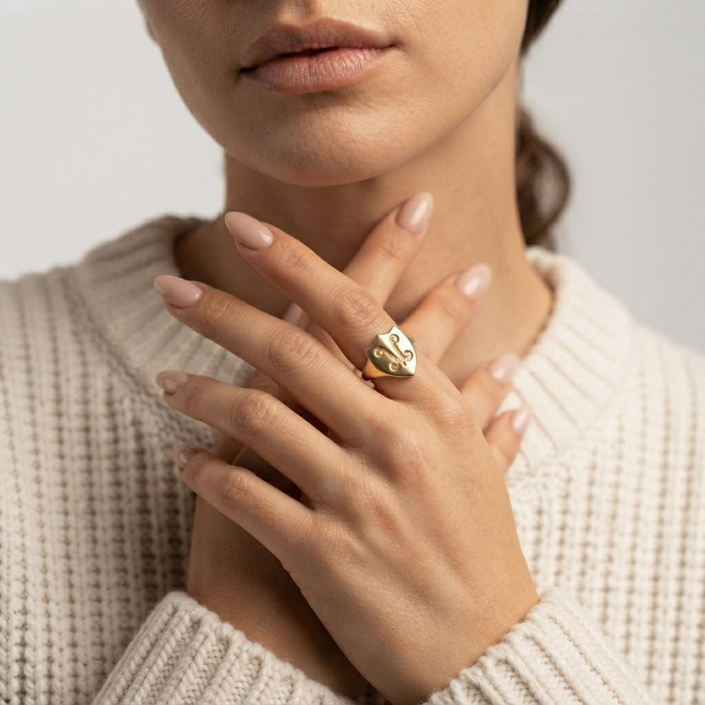 Women's Engraved Signet Ring