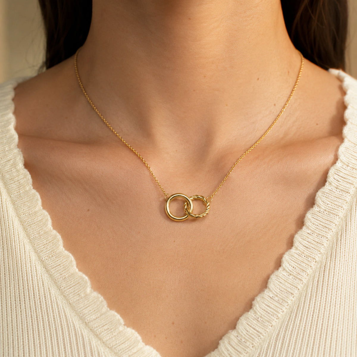 Women's Interlocked Twisted Ring Necklace