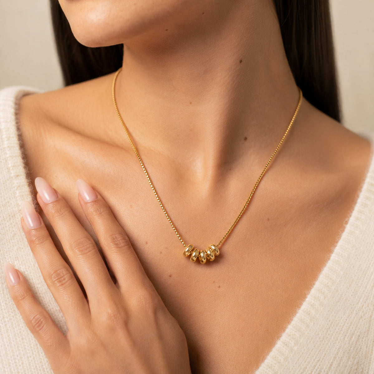 Women's Twisted Bead Pendant Necklace